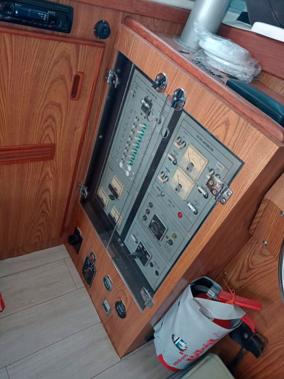 cruceros - YATE MOTOR - RETASADO OPORT - BERTRAM 33- OPORTUNIDAD