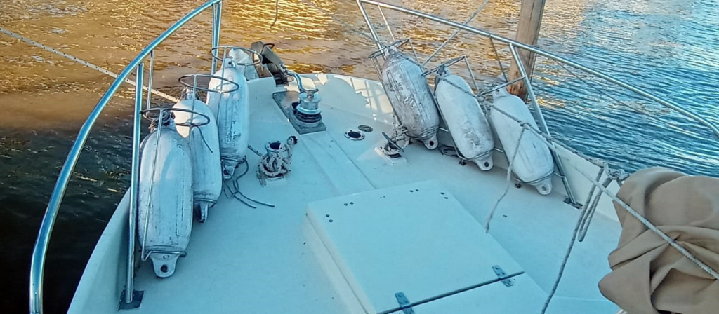 cruceros - YATE MOTOR  - ORTHOLAN 1010
