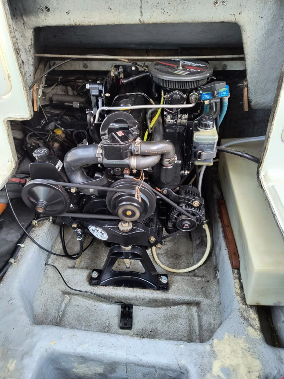 cruceros - YATE MOTOR - FISH CABIN 710