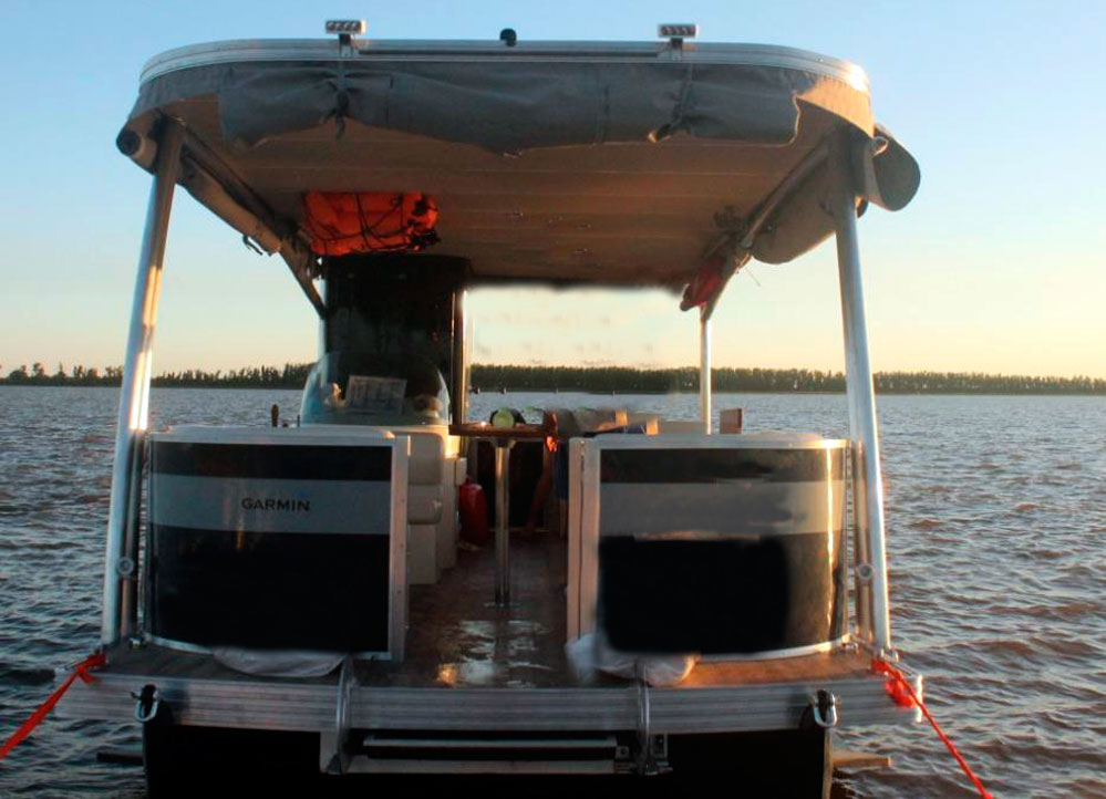 lanchas - PONTON CON TECHO RIGIDO - PONTOON 240 LERCH