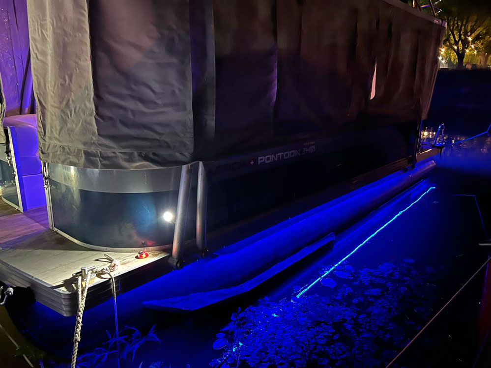 lanchas - PONTON CON TECHO RIGIDO - PONTOON 240 LERCH