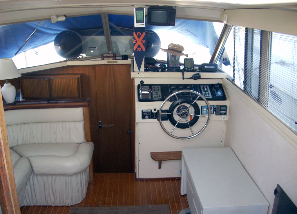 cruceros - YATE MOTOR  - CARVER 33 AMERICANO